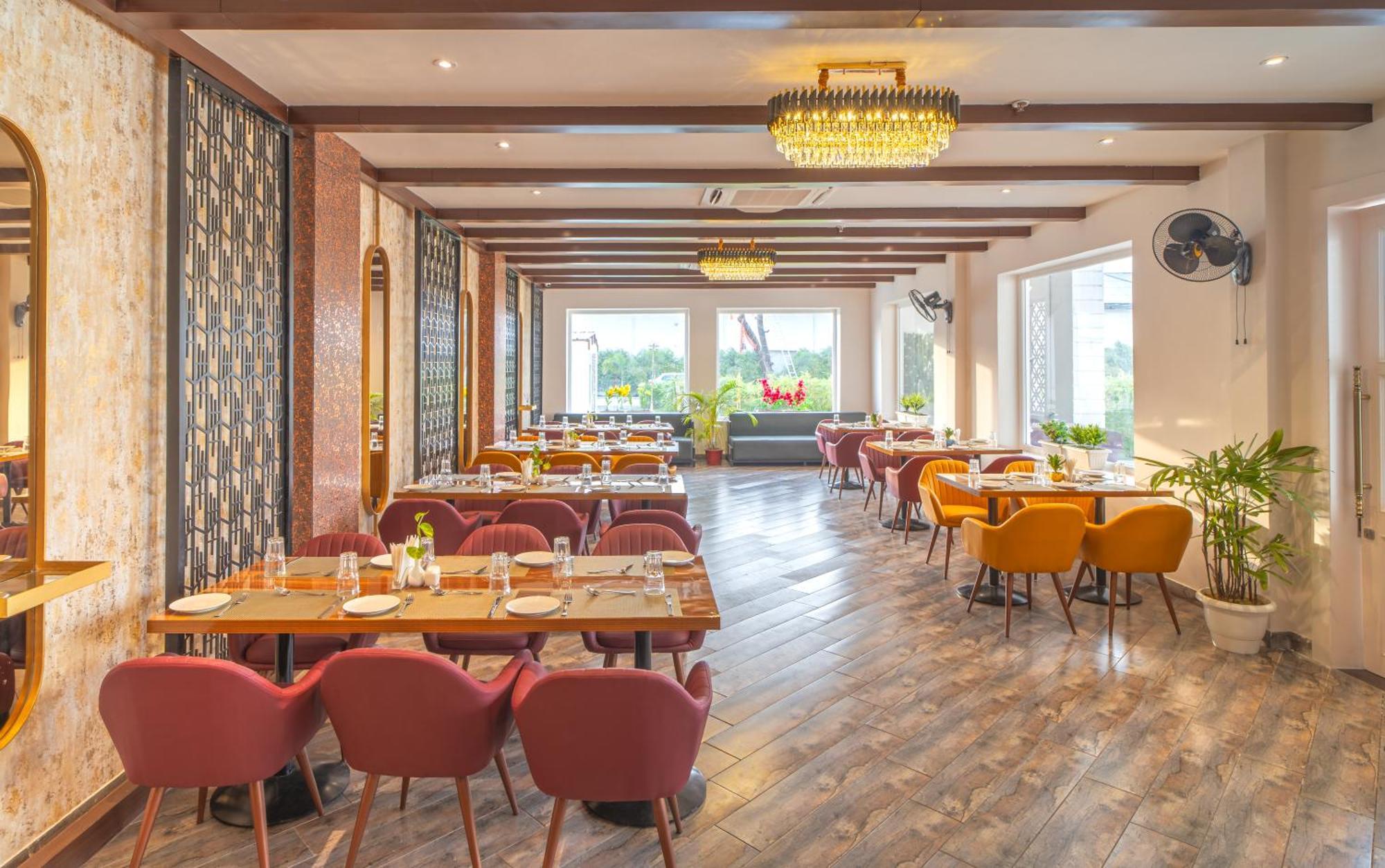Rudra Imperial Resort Sitapur  Екстер'єр фото