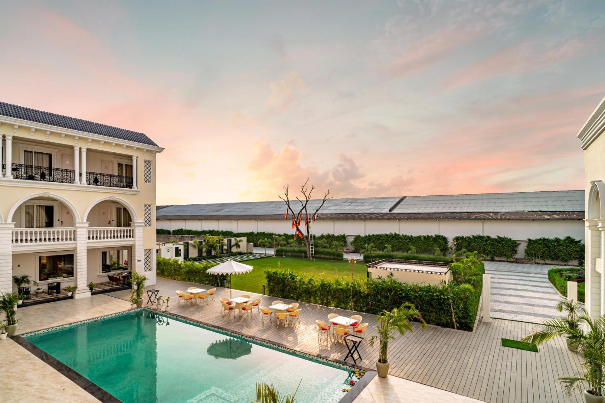 Rudra Imperial Resort Sitapur  Екстер'єр фото