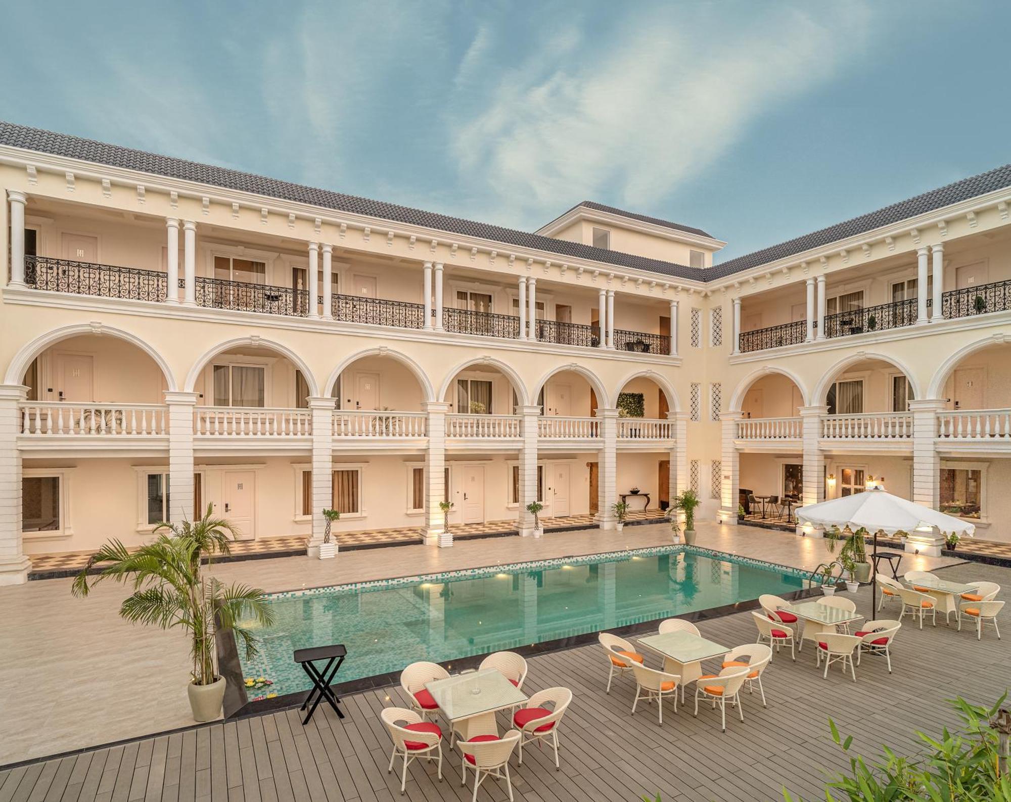 Rudra Imperial Resort Sitapur  Екстер'єр фото