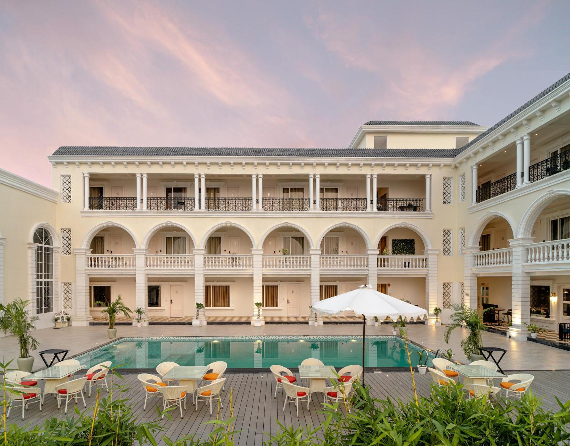 Rudra Imperial Resort Sitapur  Екстер'єр фото